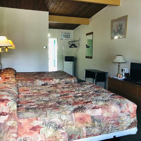 Polson Park Motel Vernon Extérieur photo