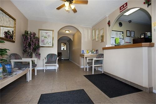 Polson Park Motel Vernon Extérieur photo