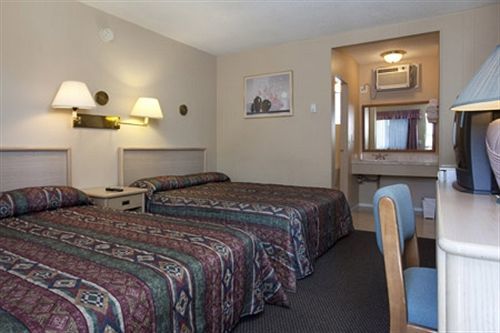 Polson Park Motel Vernon Extérieur photo