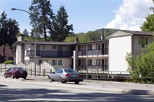 Polson Park Motel Vernon Extérieur photo